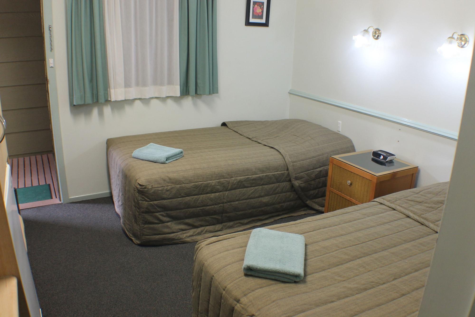 Lake Forbes Motel エクステリア 写真